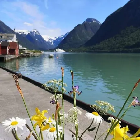 Ski- And Mountain Lodge Sogndal